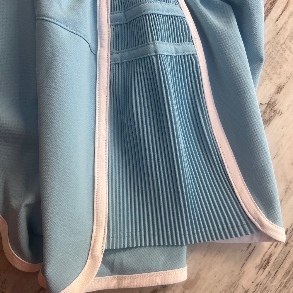 All in Motion Mid Rise Dolphin Running Shorts Light Blue White Trim Women’s M - Picture 15 of 15